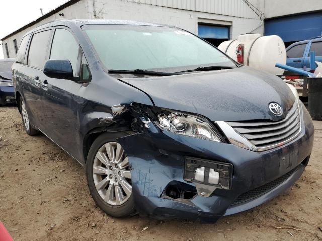 Photo 3 VIN: 5TDDK3DC1BS004592 - TOYOTA SIENNA XLE 