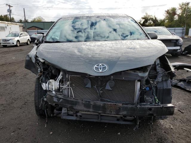 Photo 4 VIN: 5TDDK3DC1BS016404 - TOYOTA SIENNA XLE 