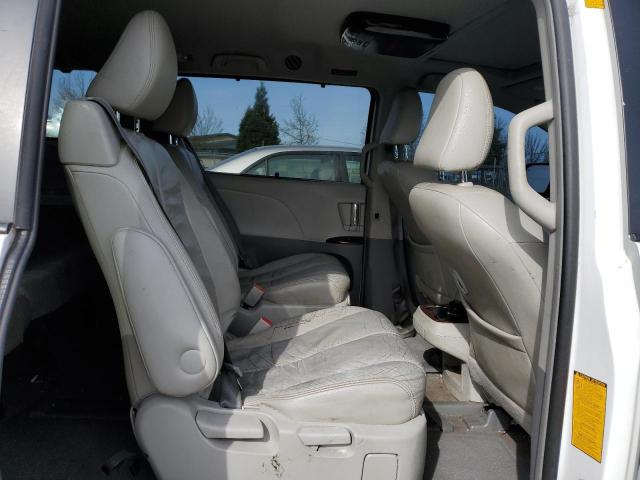 Photo 10 VIN: 5TDDK3DC1BS017813 - TOYOTA SIENNA XLE 