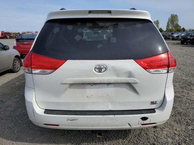 Photo 5 VIN: 5TDDK3DC1BS017813 - TOYOTA SIENNA XLE 