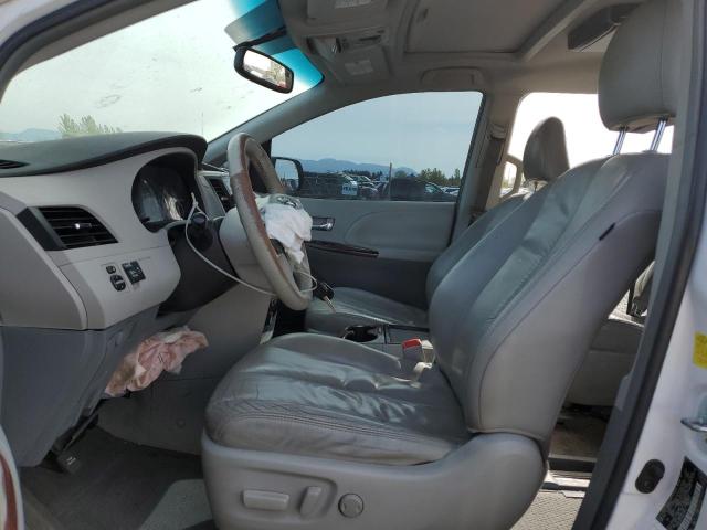 Photo 6 VIN: 5TDDK3DC1BS017813 - TOYOTA SIENNA XLE 