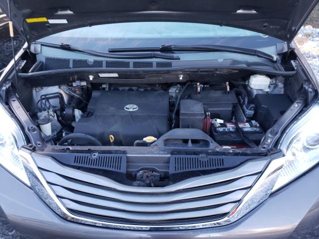 Photo 6 VIN: 5TDDK3DC1BS027287 - TOYOTA SIENNA XLE 