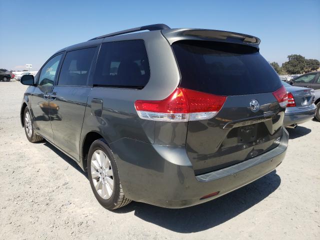 Photo 2 VIN: 5TDDK3DC1CS037934 - TOYOTA SIENNA XLE 