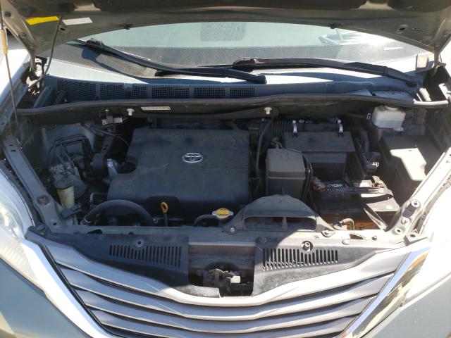 Photo 6 VIN: 5TDDK3DC1CS037934 - TOYOTA SIENNA XLE 