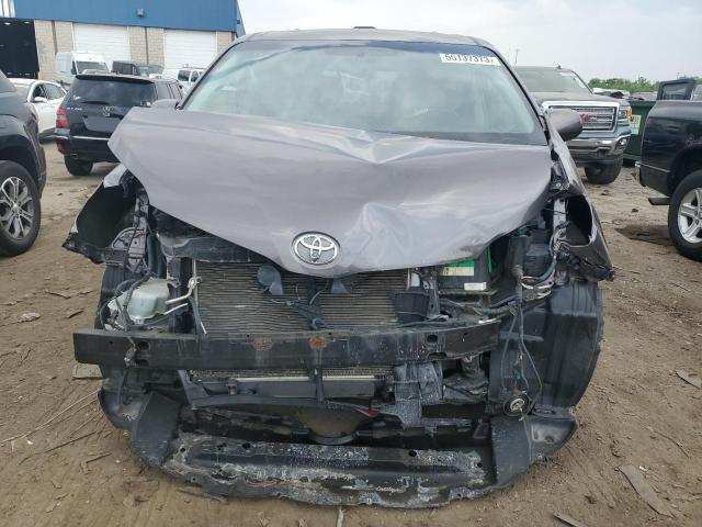 Photo 4 VIN: 5TDDK3DC1CS038517 - TOYOTA SIENNA XLE 