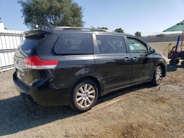 Photo 2 VIN: 5TDDK3DC1CS038520 - TOYOTA SIENNA XLE 