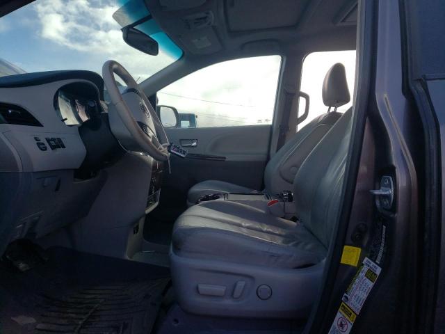 Photo 6 VIN: 5TDDK3DC1CS039117 - TOYOTA SIENNA XLE 