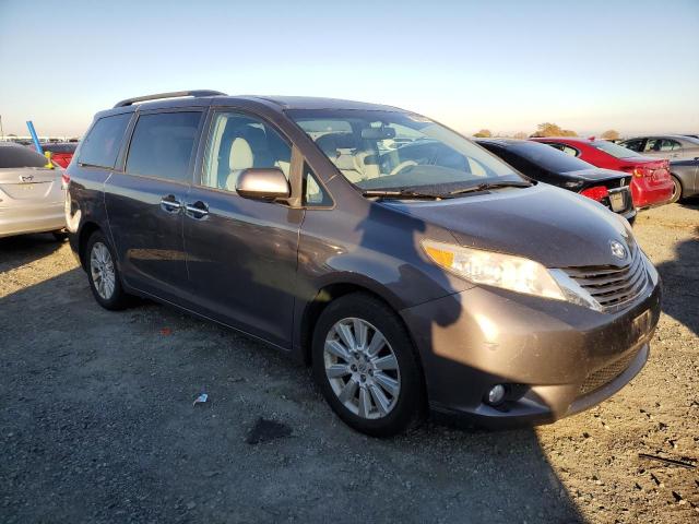 Photo 3 VIN: 5TDDK3DC1CS041918 - TOYOTA SIENNA XLE 