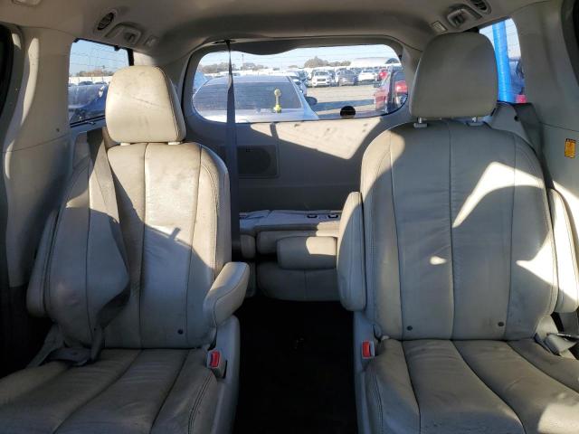 Photo 9 VIN: 5TDDK3DC1CS041918 - TOYOTA SIENNA XLE 