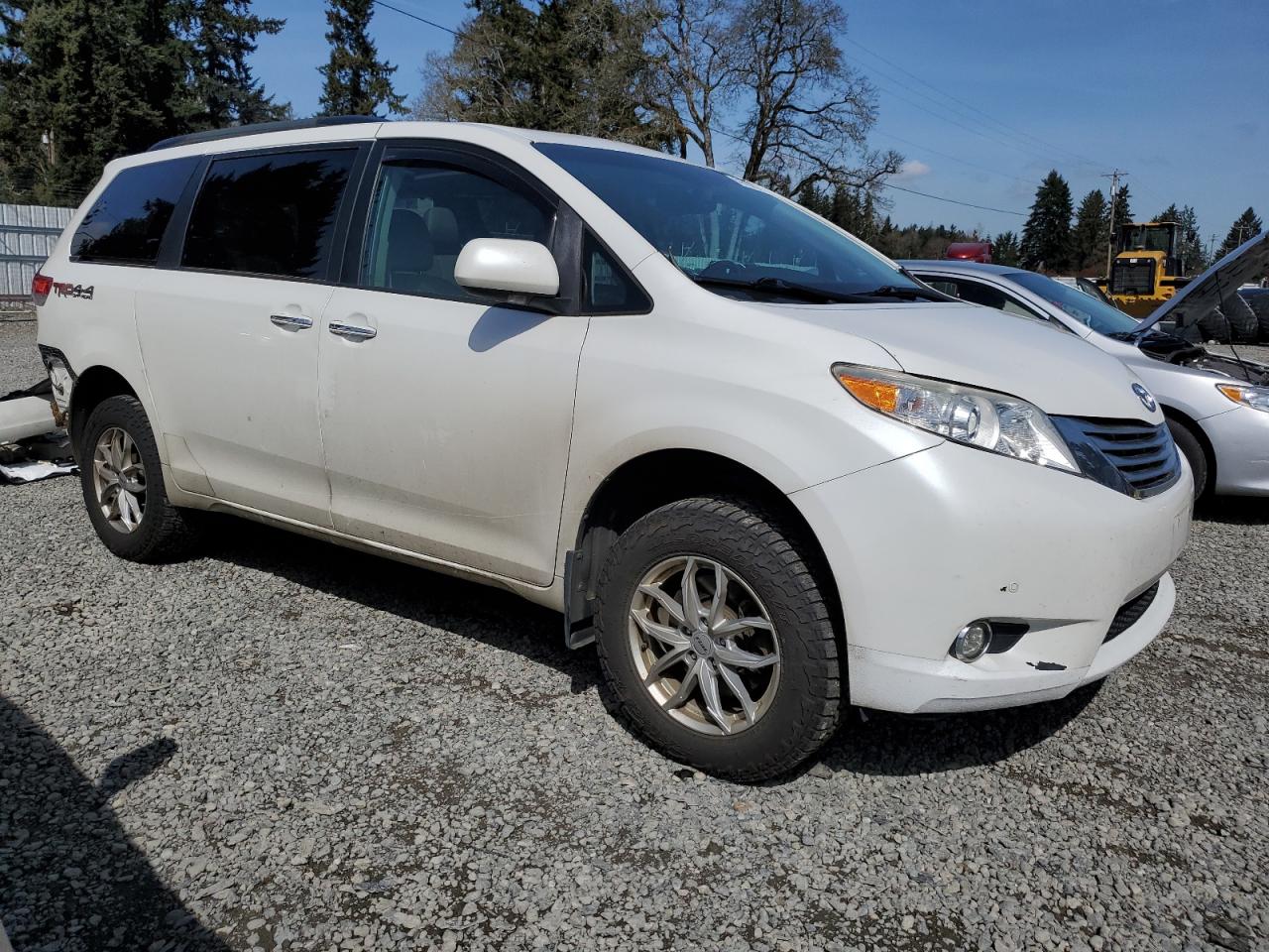 Photo 3 VIN: 5TDDK3DC1CS042566 - TOYOTA SIENNA 