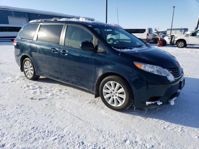 Photo 3 VIN: 5TDDK3DC1CS047203 - TOYOTA SIENNA XLE 