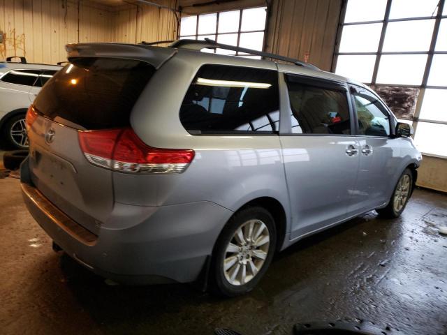 Photo 2 VIN: 5TDDK3DC1DS053021 - TOYOTA SIENNA XLE 