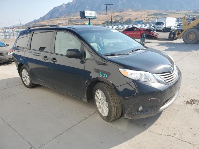 Photo 3 VIN: 5TDDK3DC1DS055657 - TOYOTA SIENNA XLE 