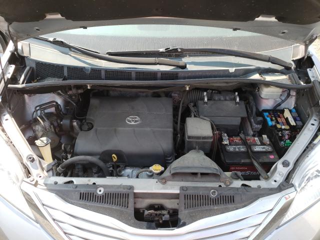 Photo 6 VIN: 5TDDK3DC1DS057361 - TOYOTA SIENNA XLE 