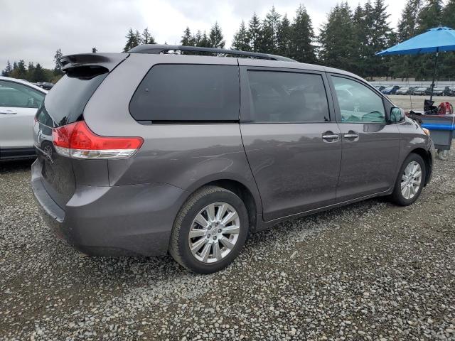 Photo 2 VIN: 5TDDK3DC1DS062155 - TOYOTA SIENNA XLE 