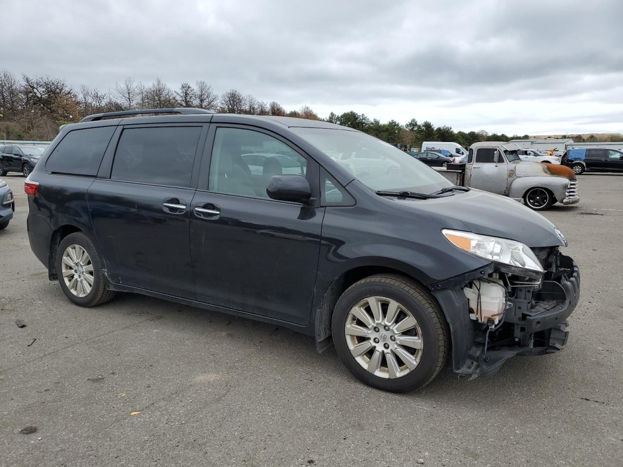 Photo 3 VIN: 5TDDK3DC1FS113172 - TOYOTA SIENNA 