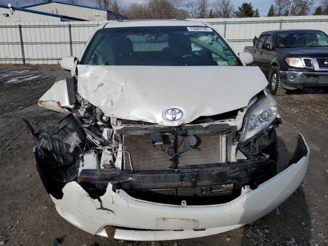 Photo 4 VIN: 5TDDK3DC1GS132841 - TOYOTA SIENNA XLE 