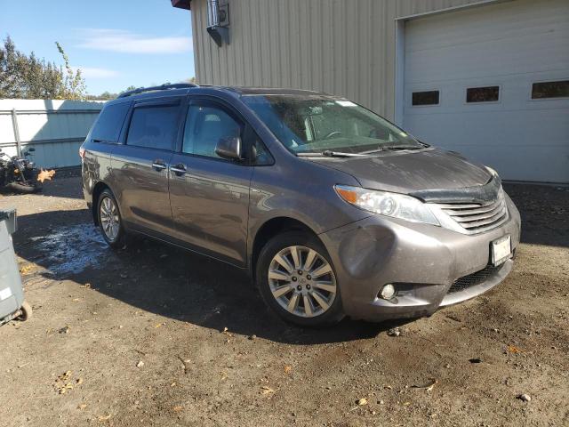 Photo 3 VIN: 5TDDK3DC1GS144018 - TOYOTA SIENNA XLE 