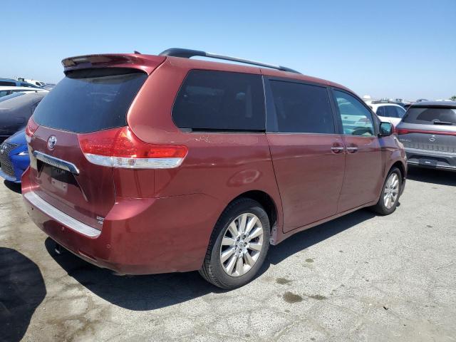 Photo 2 VIN: 5TDDK3DC2BS007551 - TOYOTA SIENNA XLE 