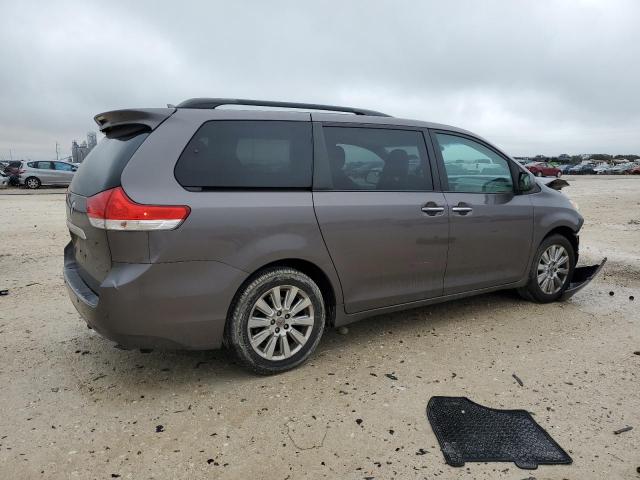 Photo 2 VIN: 5TDDK3DC2BS007856 - TOYOTA SIENNA XLE 