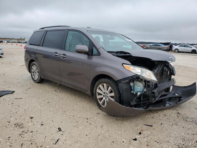 Photo 3 VIN: 5TDDK3DC2BS007856 - TOYOTA SIENNA XLE 