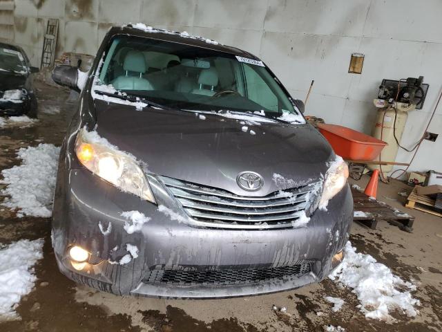 Photo 4 VIN: 5TDDK3DC2BS008277 - TOYOTA SIENNA XLE 