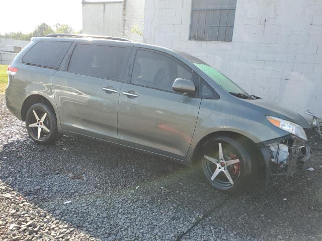 Photo 3 VIN: 5TDDK3DC2BS016296 - TOYOTA SIENNA XLE 