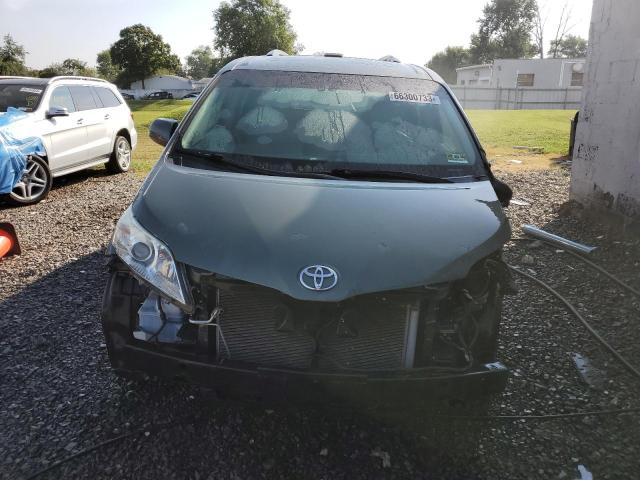 Photo 4 VIN: 5TDDK3DC2BS016296 - TOYOTA SIENNA XLE 