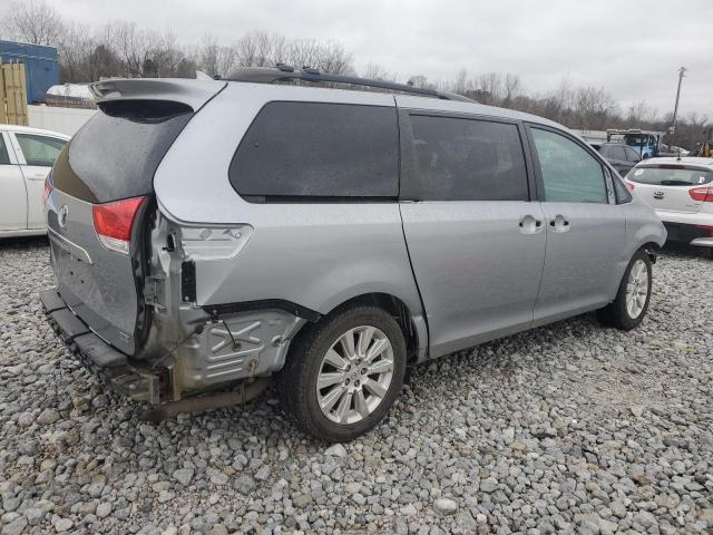 Photo 2 VIN: 5TDDK3DC2BS018582 - TOYOTA SIENNA XLE 