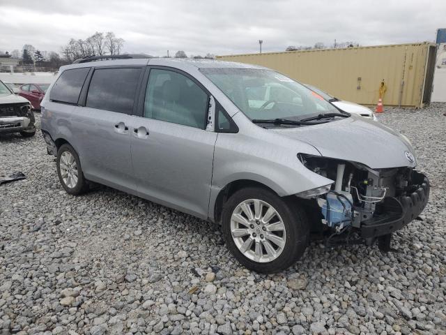 Photo 3 VIN: 5TDDK3DC2BS018582 - TOYOTA SIENNA XLE 