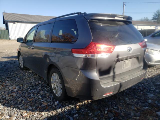 Photo 2 VIN: 5TDDK3DC2BS022468 - TOYOTA SIENNA XLE 