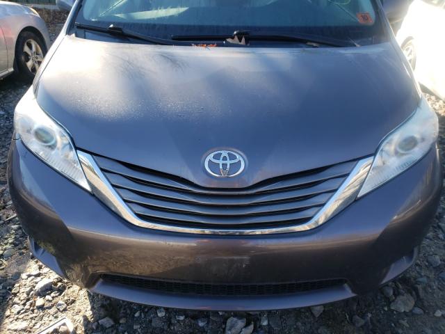 Photo 6 VIN: 5TDDK3DC2BS022468 - TOYOTA SIENNA XLE 