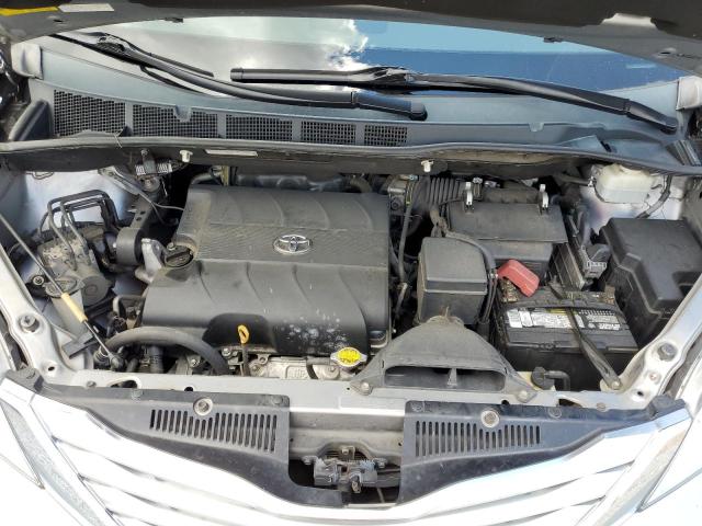 Photo 11 VIN: 5TDDK3DC2BS028500 - TOYOTA SIENNA XLE 