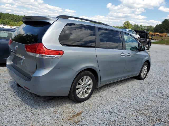 Photo 2 VIN: 5TDDK3DC2BS028500 - TOYOTA SIENNA XLE 