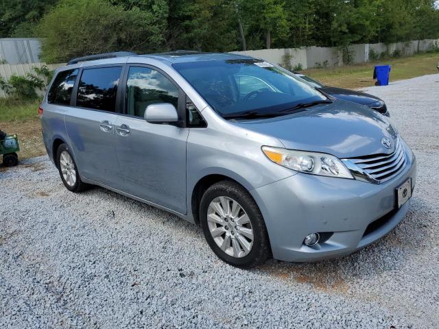 Photo 3 VIN: 5TDDK3DC2BS028500 - TOYOTA SIENNA XLE 