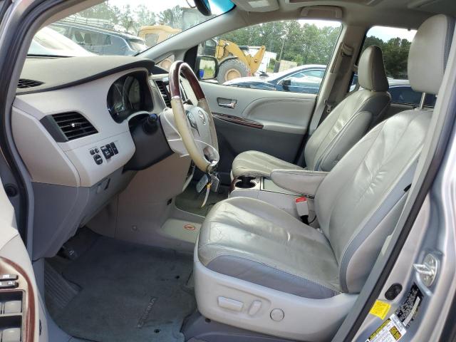 Photo 6 VIN: 5TDDK3DC2BS028500 - TOYOTA SIENNA XLE 