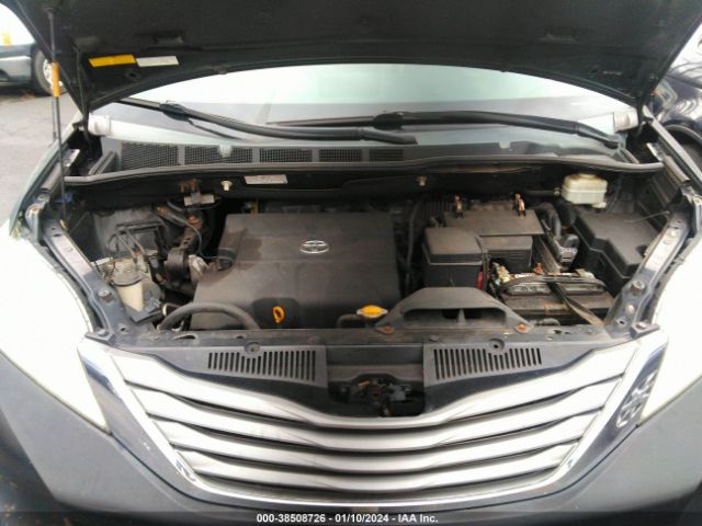 Photo 9 VIN: 5TDDK3DC2CS030622 - TOYOTA SIENNA 