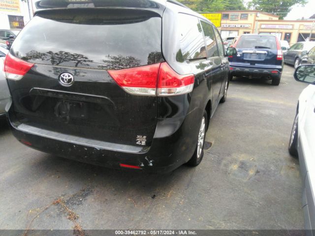 Photo 3 VIN: 5TDDK3DC2CS030622 - TOYOTA SIENNA 