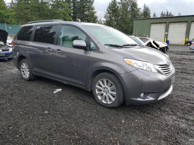 Photo 3 VIN: 5TDDK3DC2CS037716 - TOYOTA SIENNA XLE 