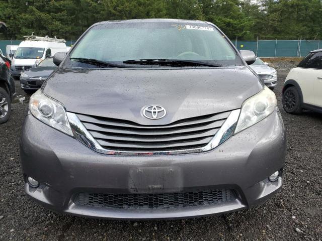 Photo 4 VIN: 5TDDK3DC2CS037716 - TOYOTA SIENNA XLE 