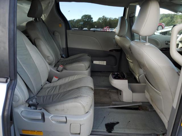 Photo 10 VIN: 5TDDK3DC2CS044715 - TOYOTA SIENNA XLE 