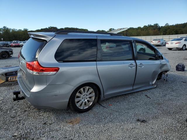 Photo 2 VIN: 5TDDK3DC2CS044715 - TOYOTA SIENNA XLE 