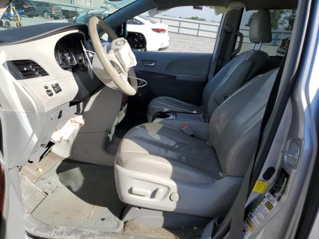 Photo 6 VIN: 5TDDK3DC2CS044715 - TOYOTA SIENNA XLE 