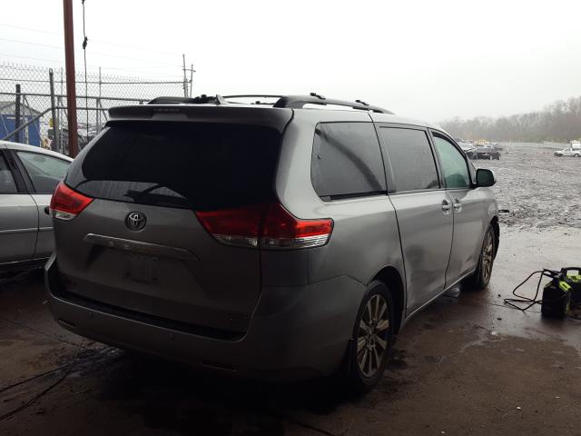 Photo 3 VIN: 5TDDK3DC2CS046190 - TOYOTA SIENNA XLE 