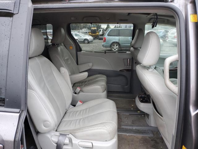 Photo 10 VIN: 5TDDK3DC2CS046688 - TOYOTA SIENNA XLE 