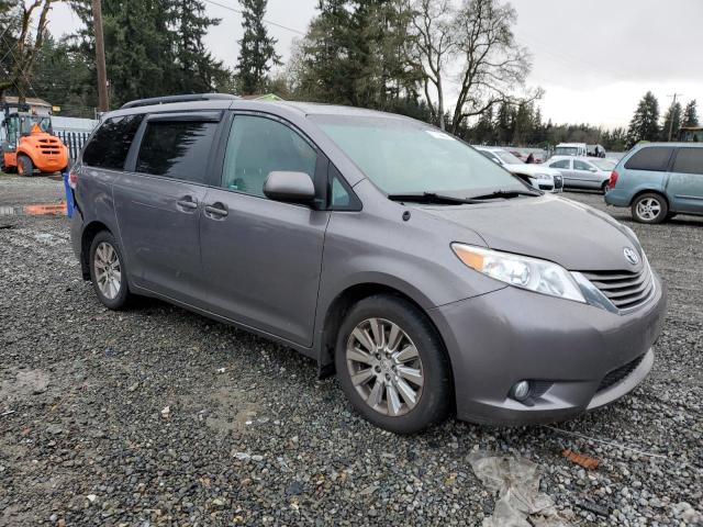 Photo 3 VIN: 5TDDK3DC2CS046688 - TOYOTA SIENNA XLE 