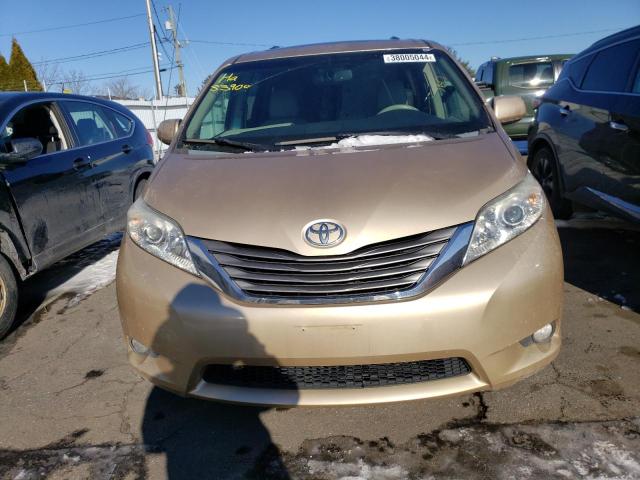 Photo 4 VIN: 5TDDK3DC2CS048098 - TOYOTA SIENNA XLE 