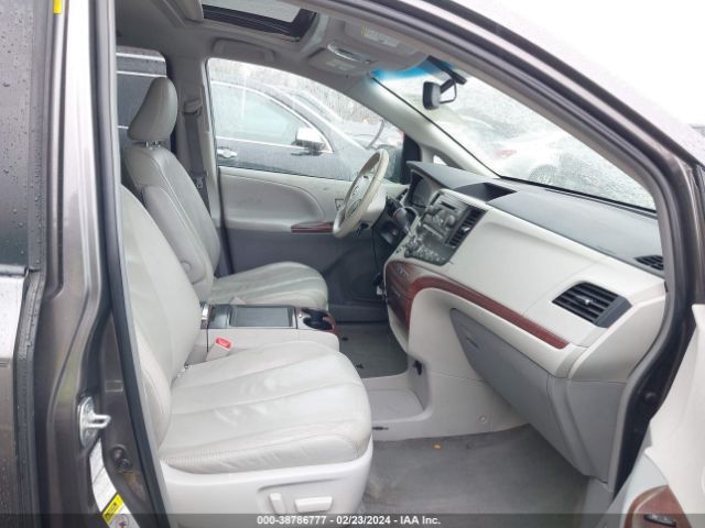 Photo 4 VIN: 5TDDK3DC2DS052928 - TOYOTA SIENNA 