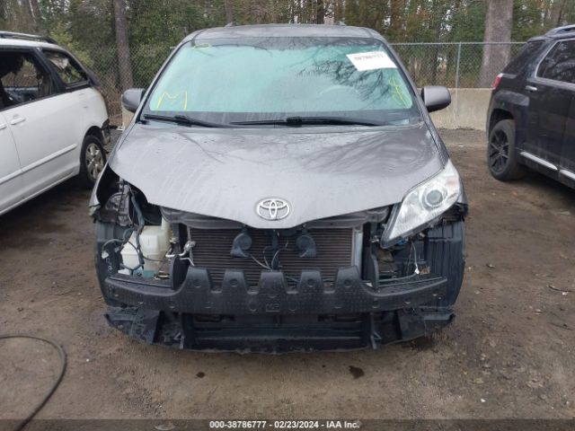 Photo 5 VIN: 5TDDK3DC2DS052928 - TOYOTA SIENNA 