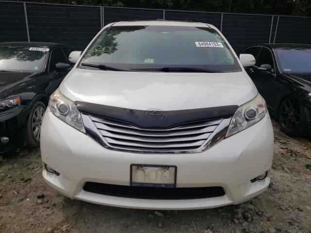 Photo 4 VIN: 5TDDK3DC2DS054064 - TOYOTA SIENNA XLE 